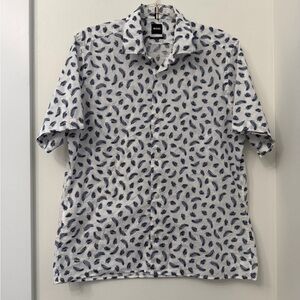 Hugo Boss White ShortSleeve Button Down Regular Fit Shirt with Navy Leaf Print L